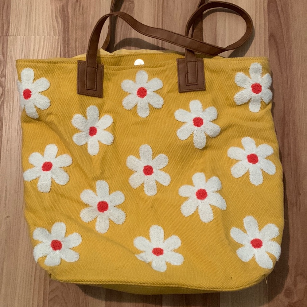 Yellow tote back with flowers